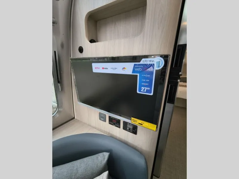 2026 Airstream Globetrotter 27FB - Photo 4