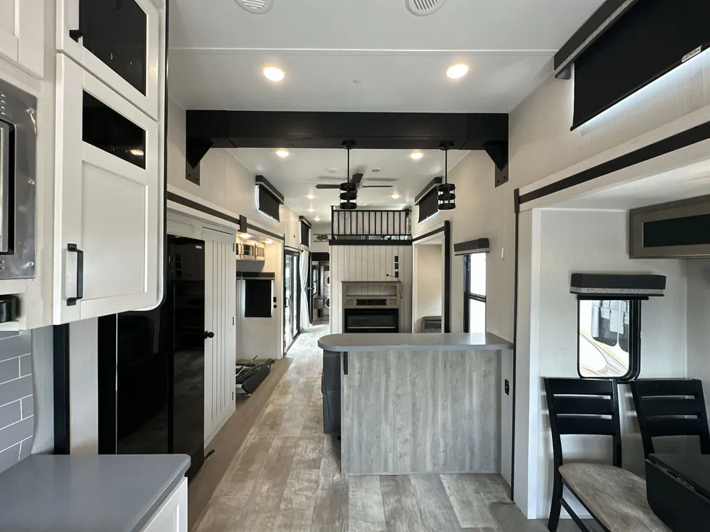 2025 Forest River Puma Vista 403LFT, Photos photo 3