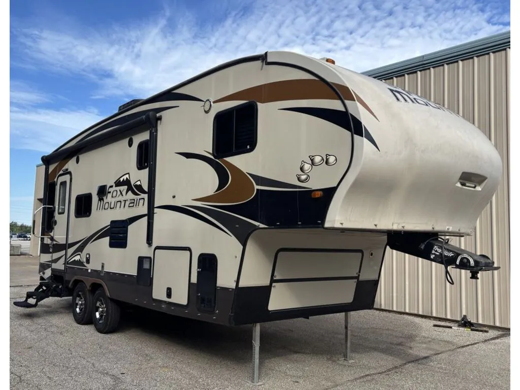 2017 Northwood Fox Mountain 235RLS - Photo 2