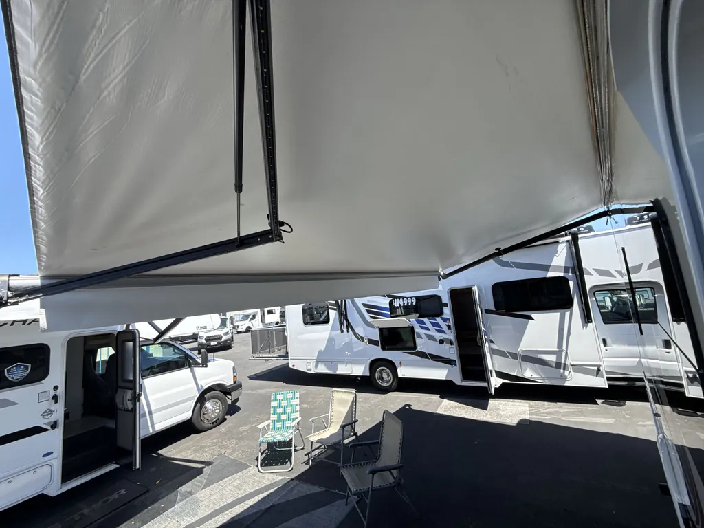 2023 Thor Motor Coach Vegas 24.3, Photos photo 26