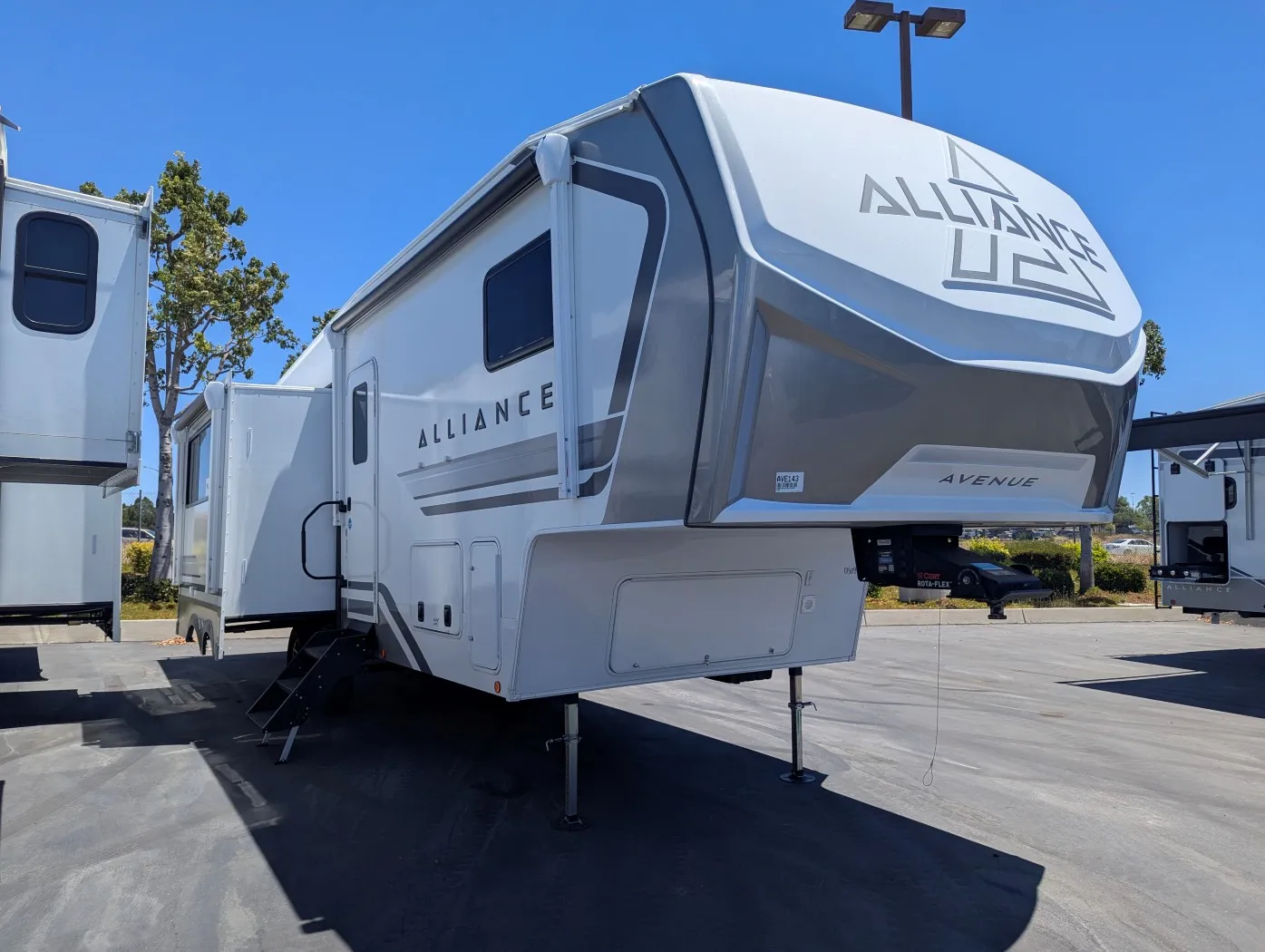 2027 Alliance RV Avenue 30BH - Photo 2