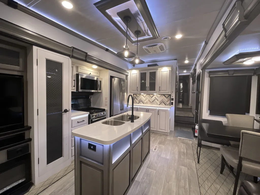 2022 Keystone Montana 3813MS, Photos photo 11
