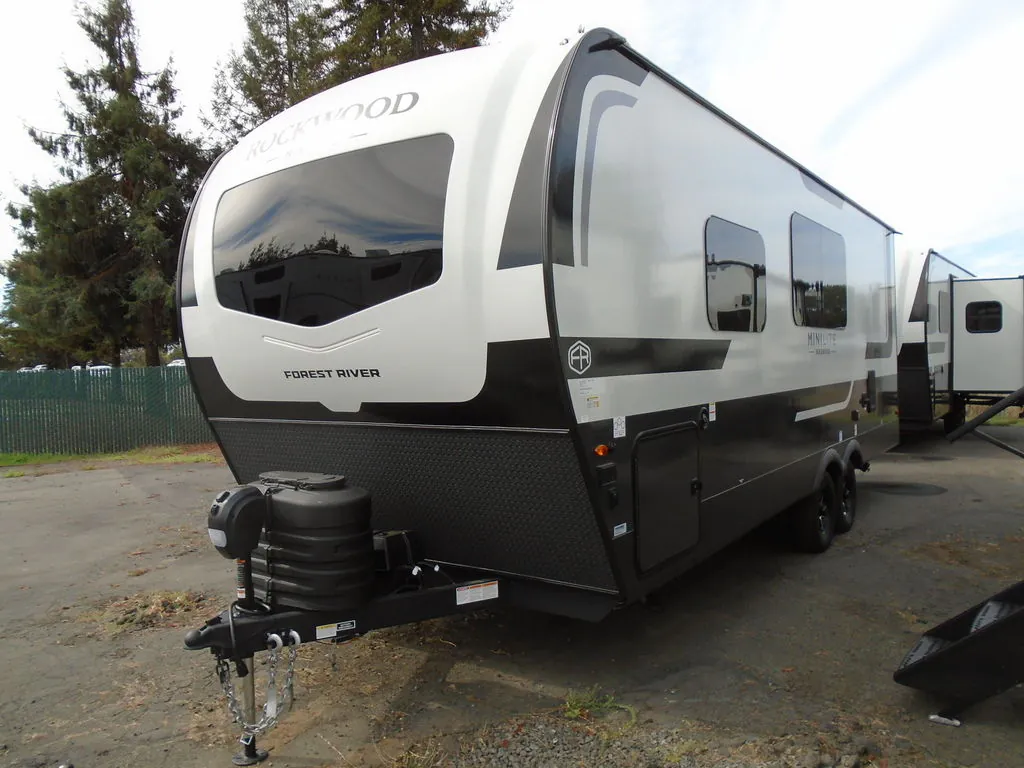 2027 Forest River Rockwood Mini Lite 2524FBT