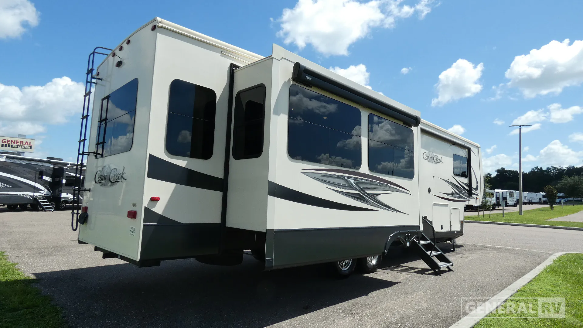 2020 Forest River Cedar Creek Hathaway Edition 36CK2 — Photo 7