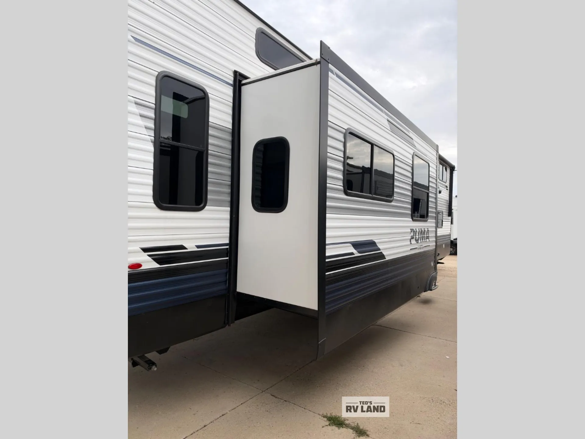 2026 Forest River Puma Vista 401RLFT - Photo 4