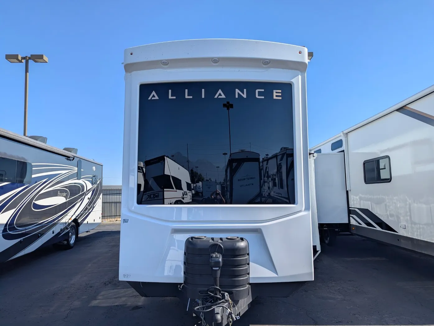 2026 Alliance RV Benchmark 44LFT - Photo 4