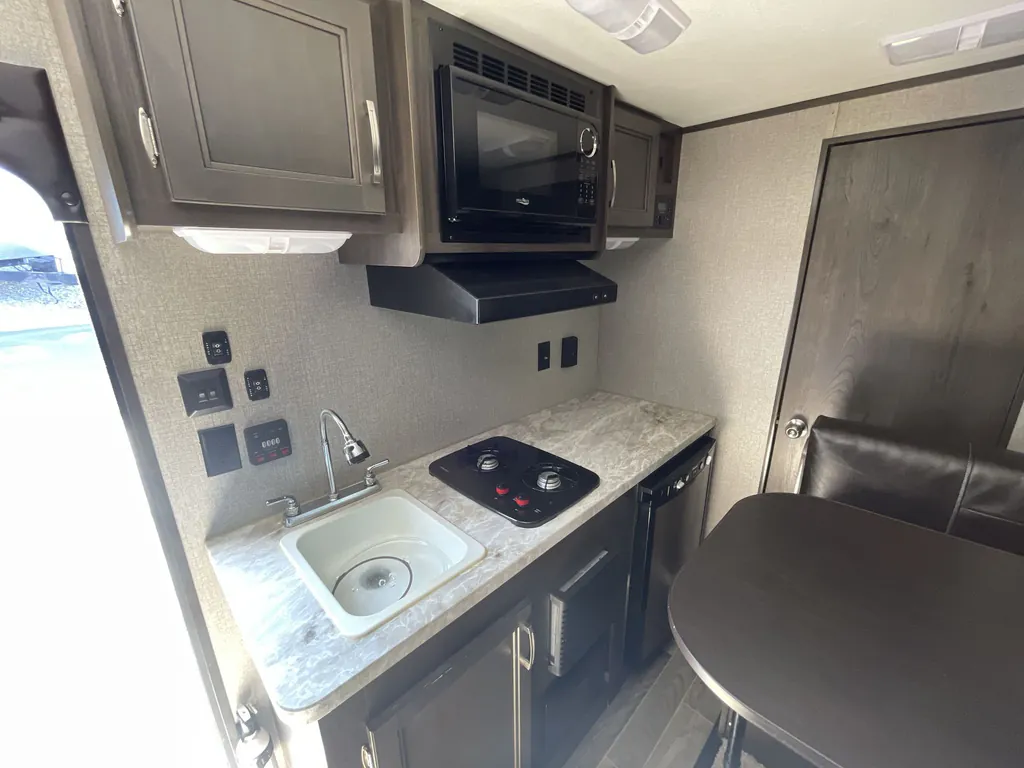 2021 Jayco Jay Flight SLX 7 183RB, Photos photo 5
