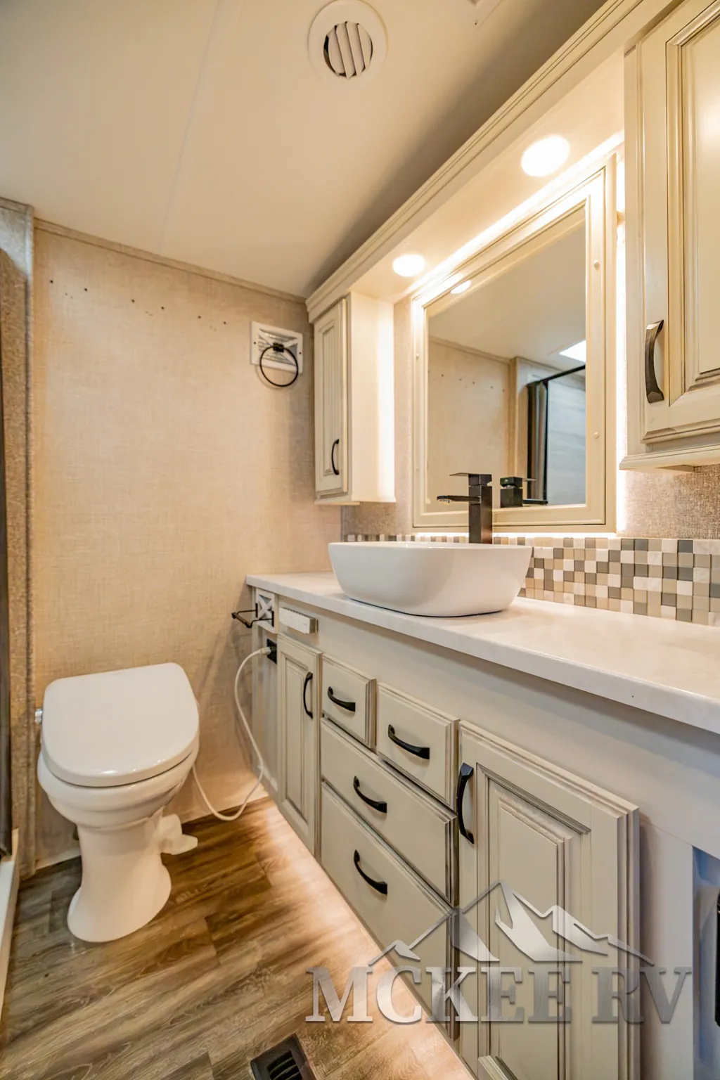 2023 Jayco North Point 380RKGS, Photos photo 11
