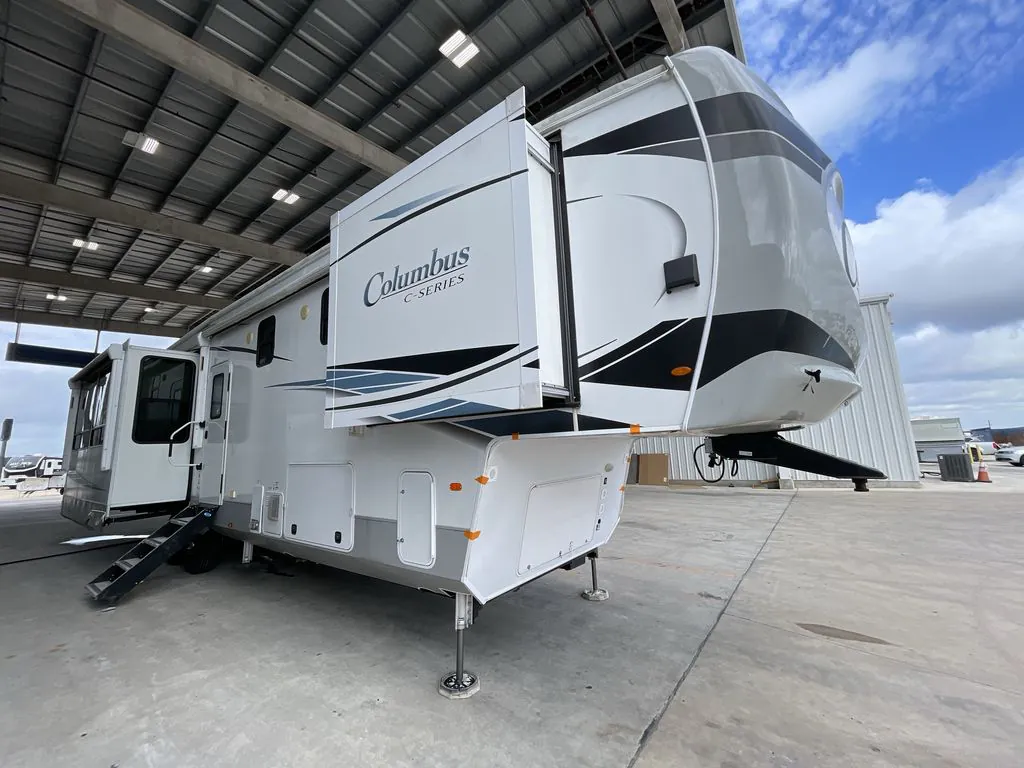 2022 Palomino Columbus 382FB dealer photo 1 from Blue Compass RV
