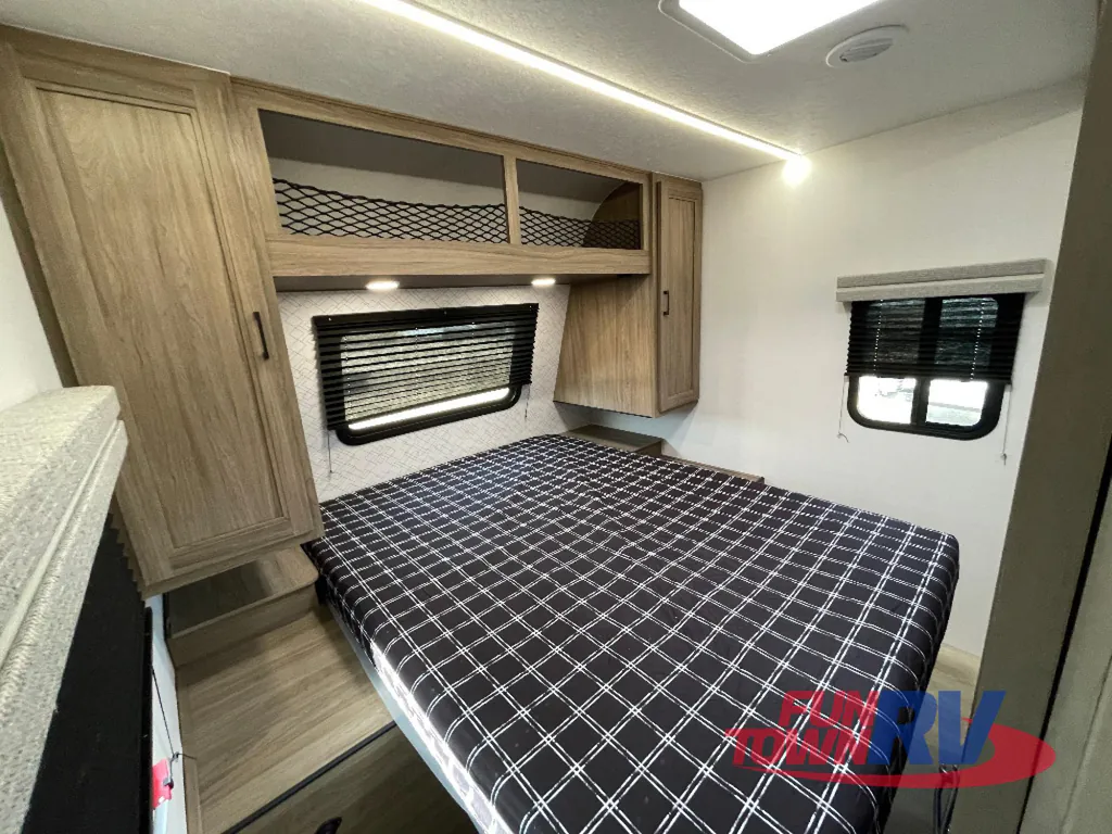 2026 Coachmen Freedom Express Select 29SE, Photos photo 23