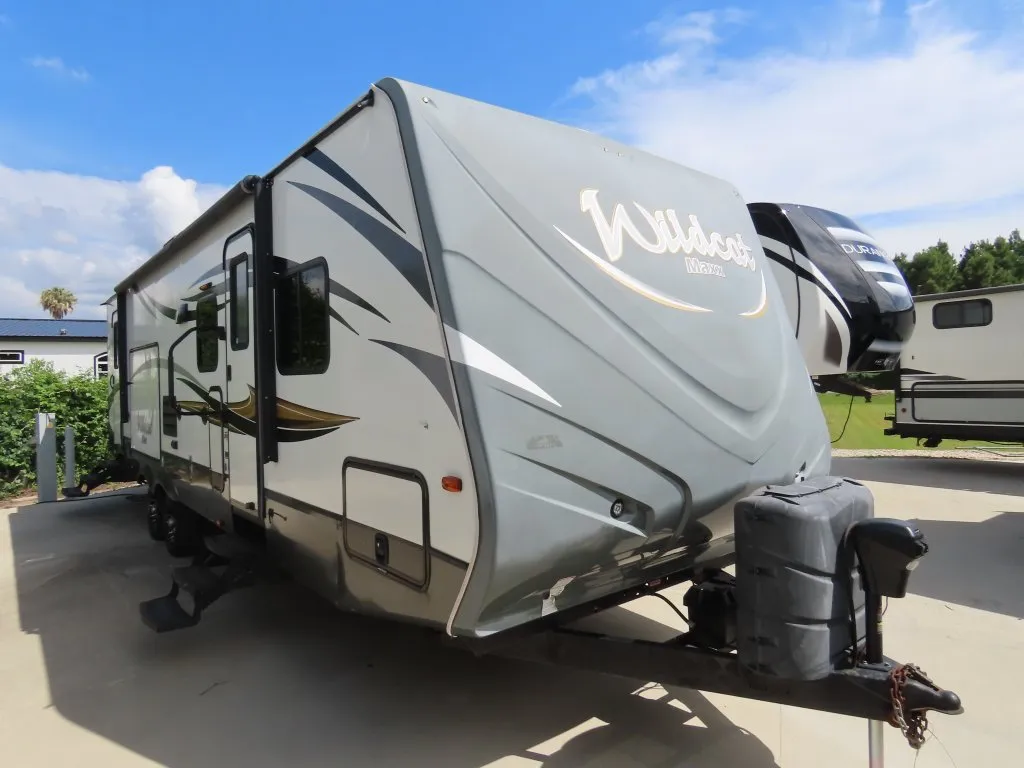 2016 Forest River WILDCAT MAXX 30DBH Travel Trailer - Photo 2