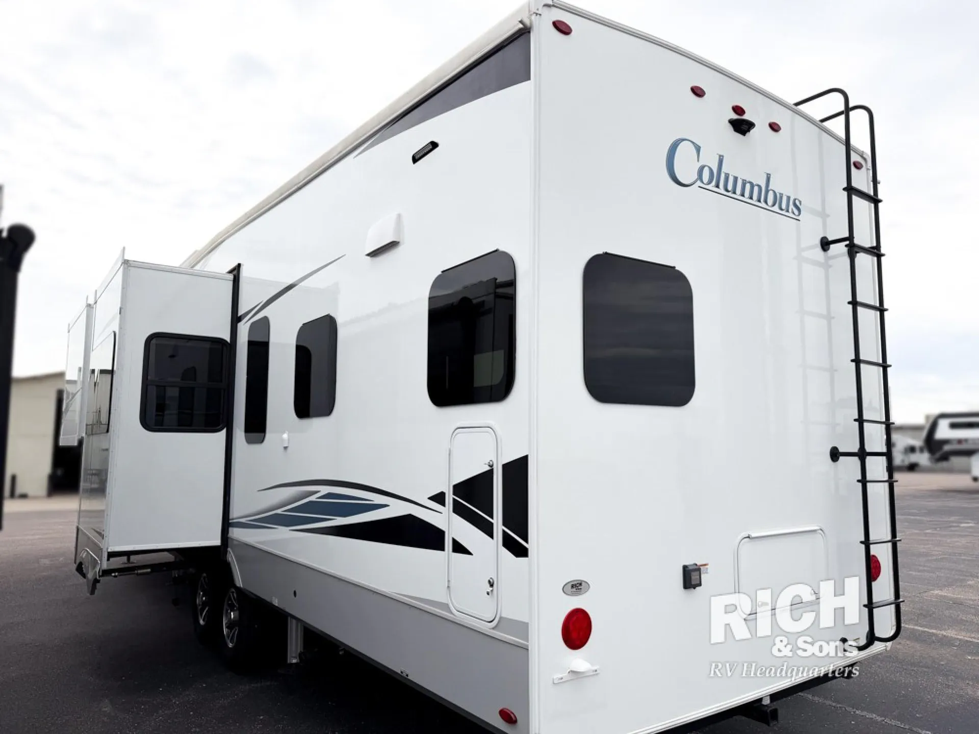 2023 Palomino Columbus 384RK - Photo 4