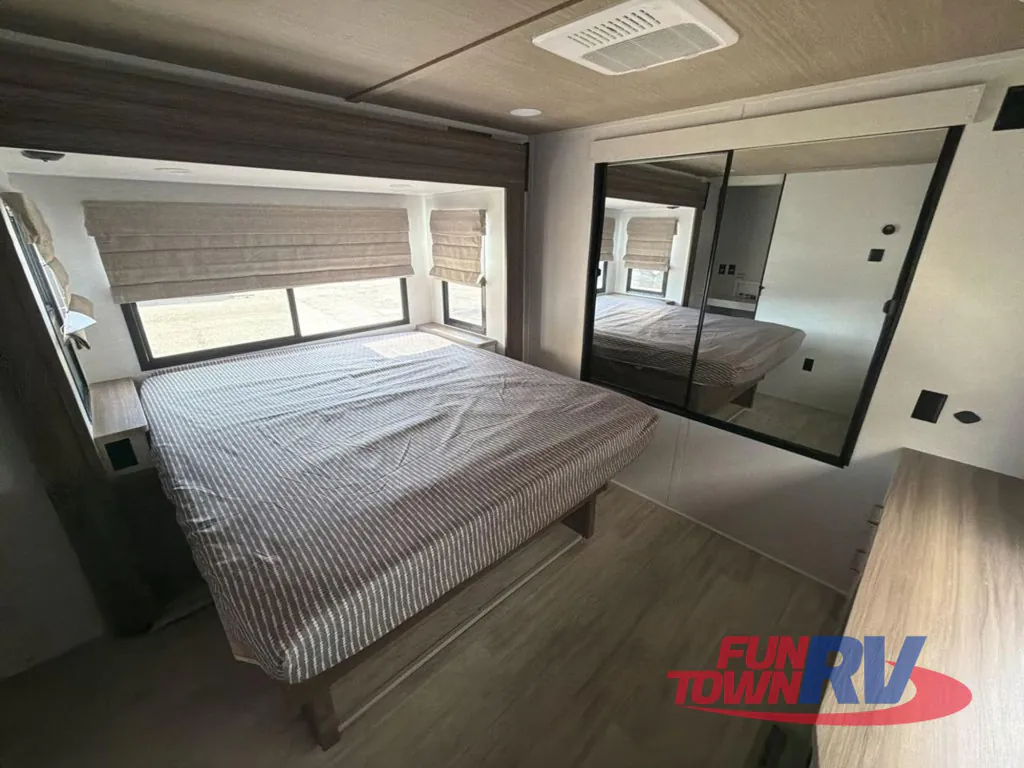 2027 Forest River Vibe 3400SB, Photos photo 19