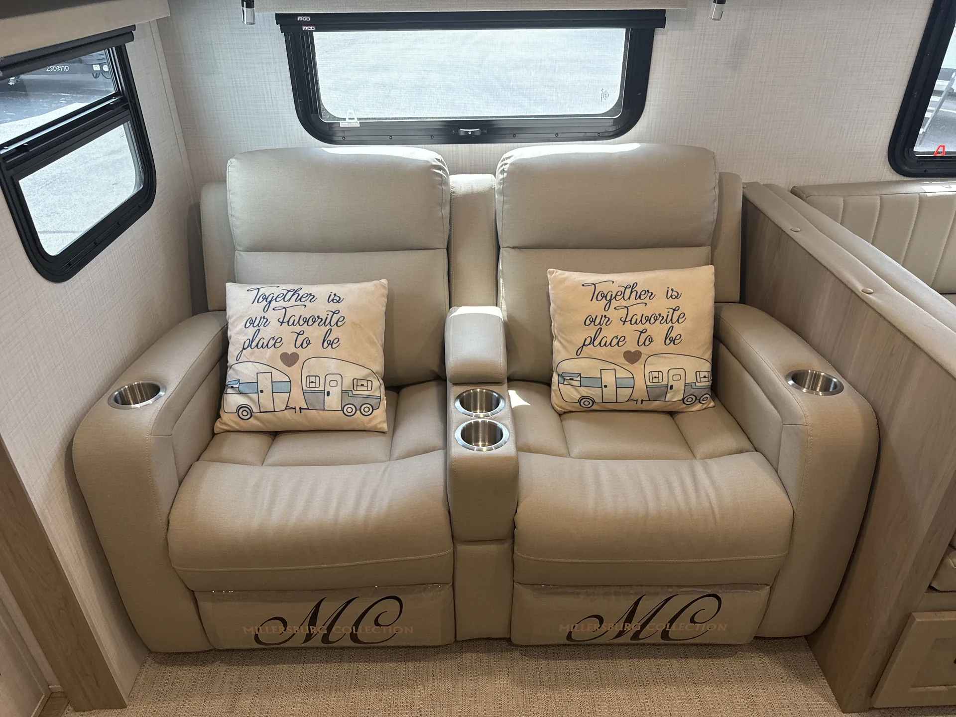 2025 Forest River Flagstaff Super Lite 27DBH — living area main