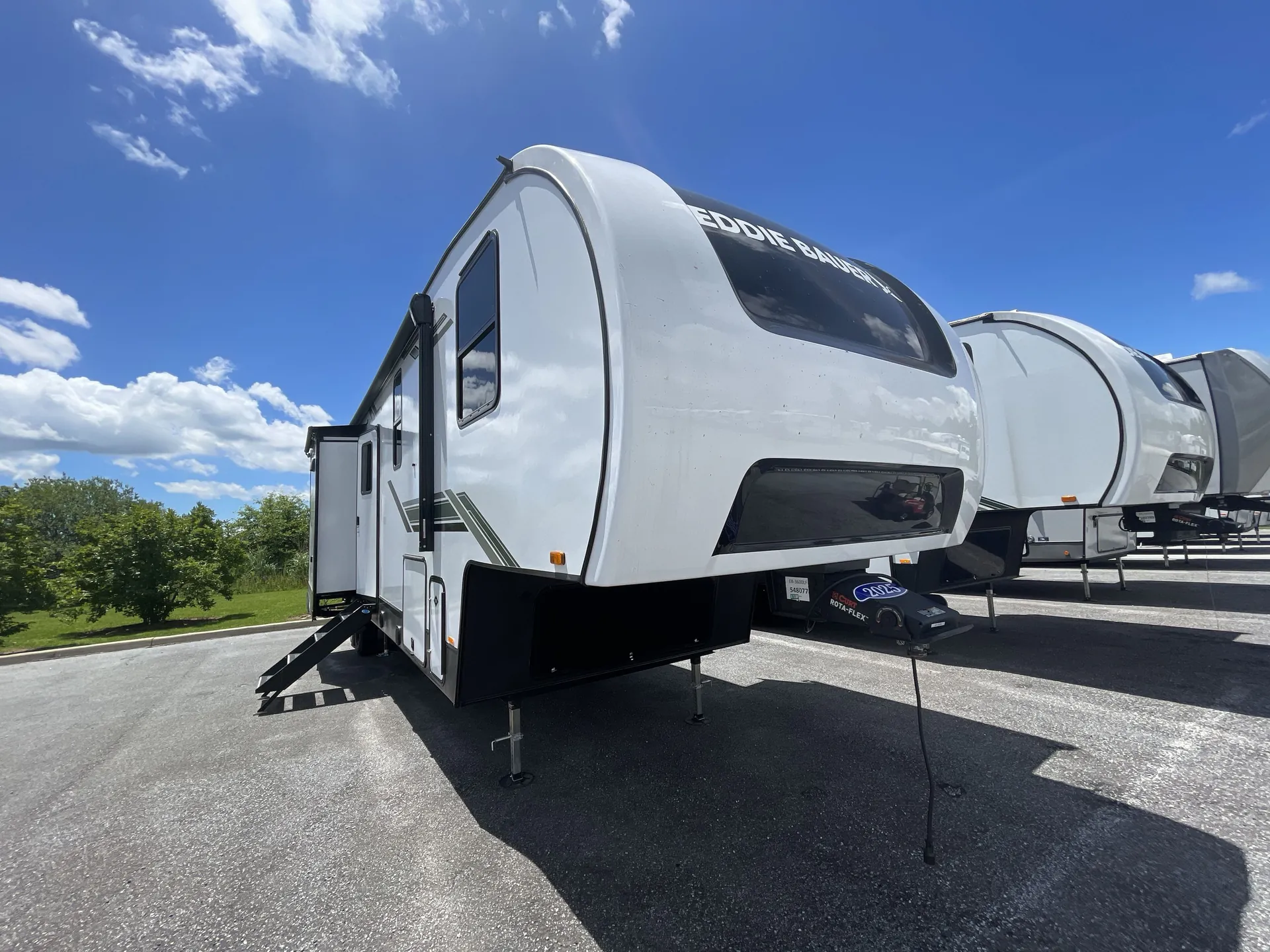 2025 Heartland Eddie Bauer Signature 3600LF - Photo 2