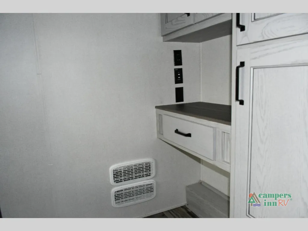 2024 Keystone Montana High Country 385BR, Photos photo 23
