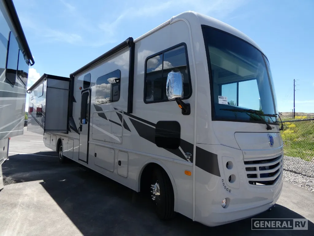 2025 Holiday Rambler Admiral 33B6 - Photo 2