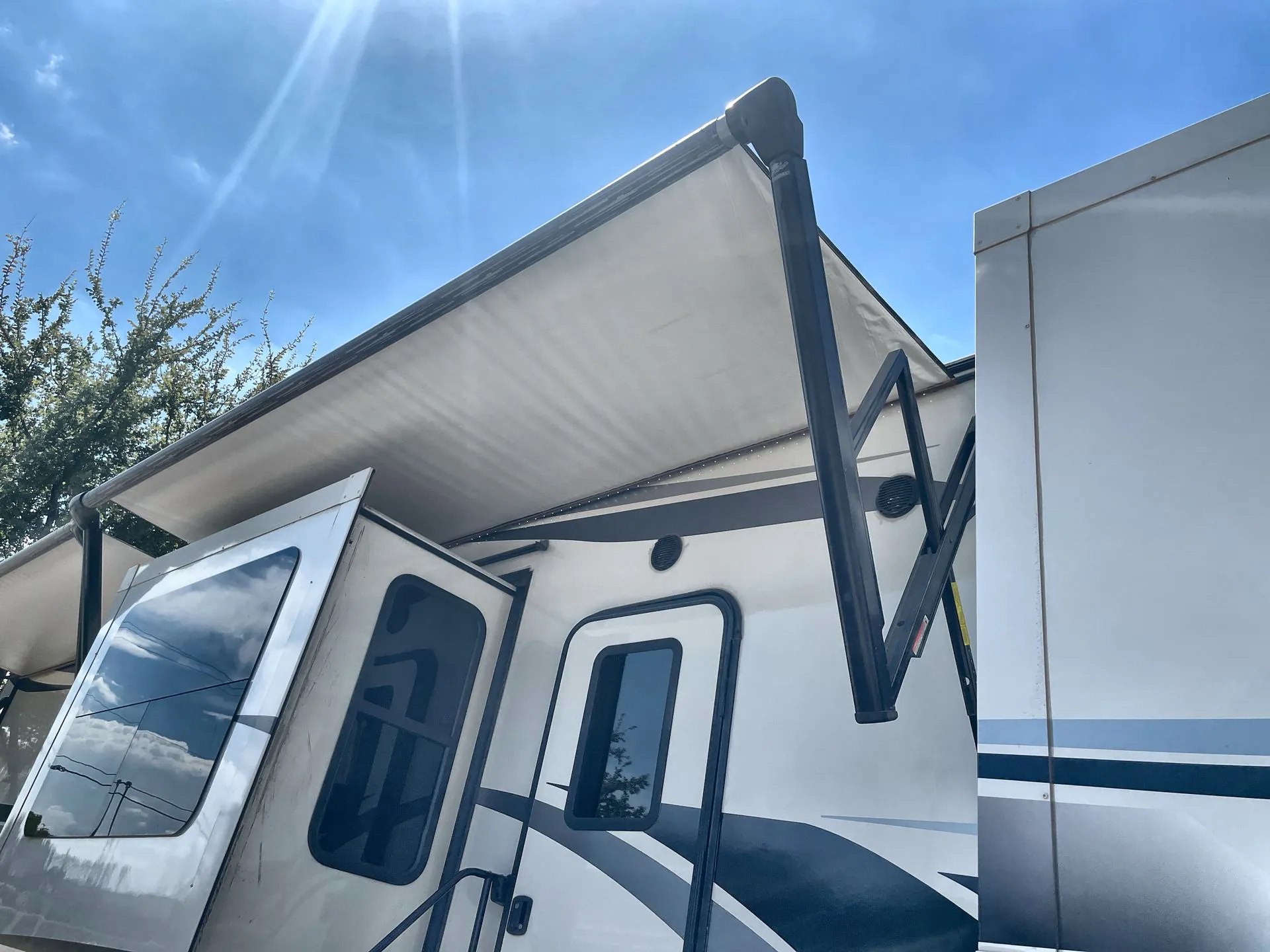 2021 Keystone Alpine 3712KB - Photo 4