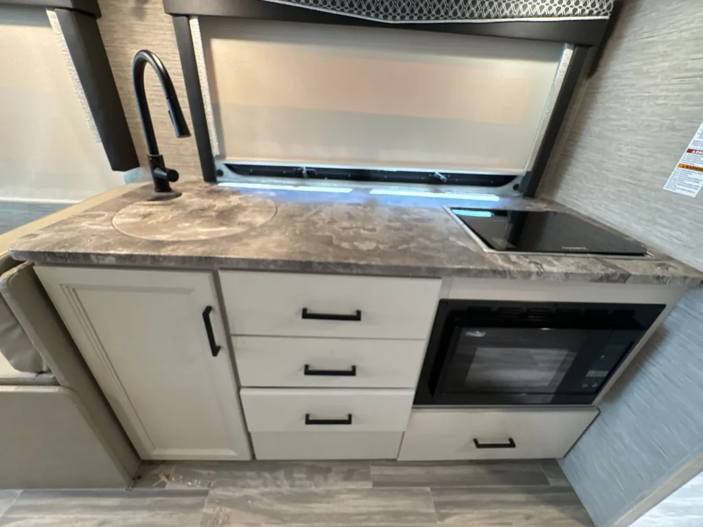 2023 Thor Motor Coach Vegas 24.3, Photos photo 12