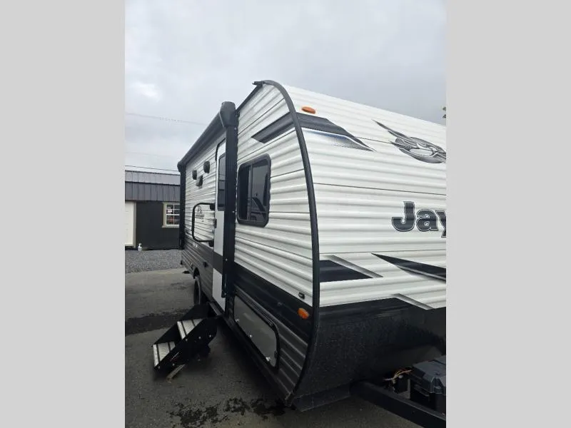 2024 Jayco Jay Flight SLX 184BS - Photo 2