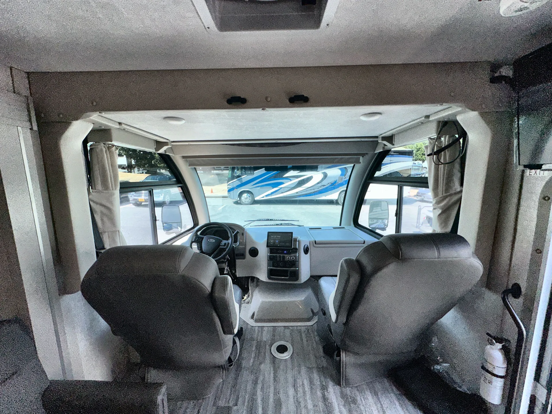 2024 Thor Motor Coach Vegas 24.3 — living area main