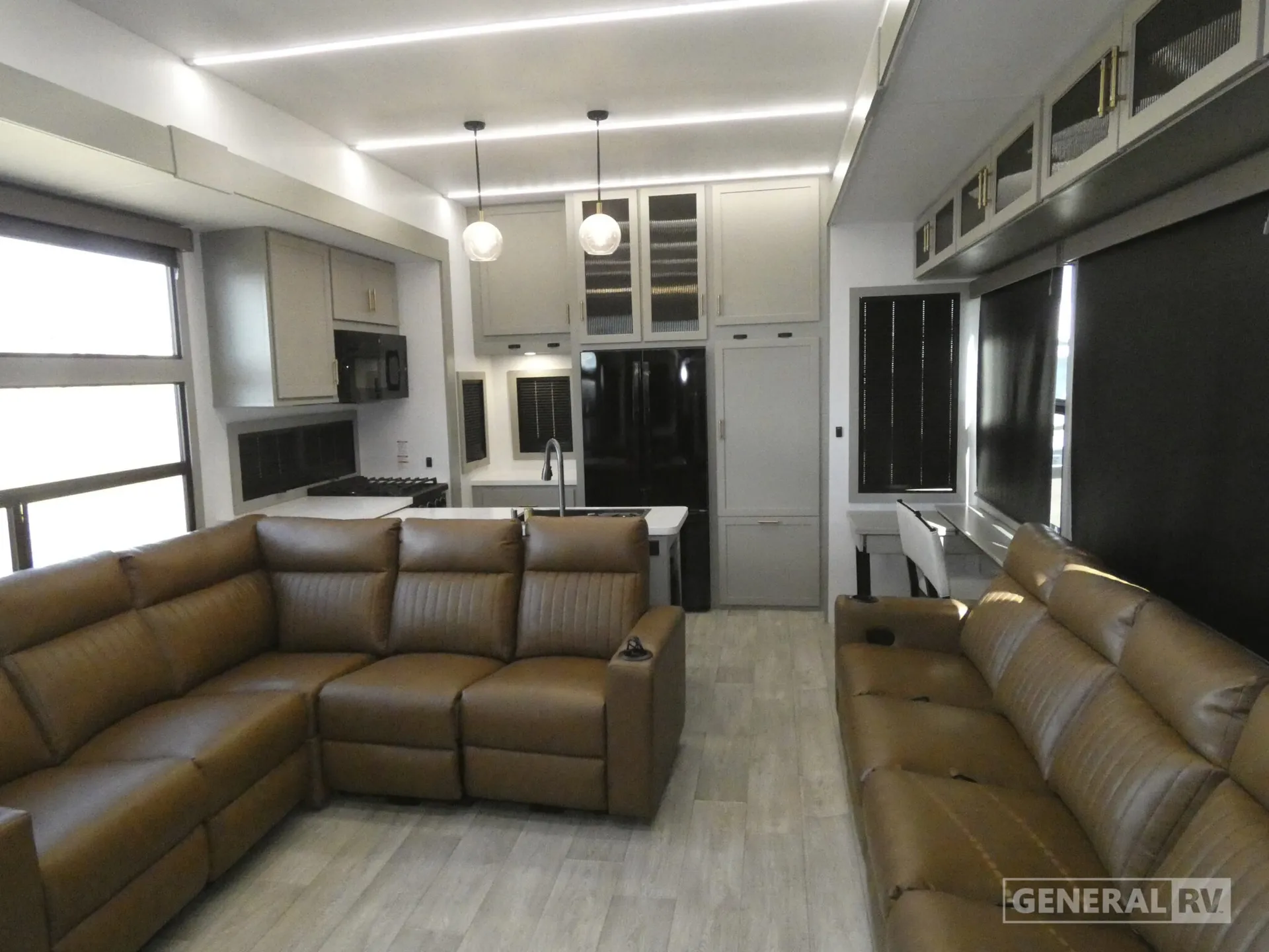 2026 Axiom Imperium I2900 - Photo 3
