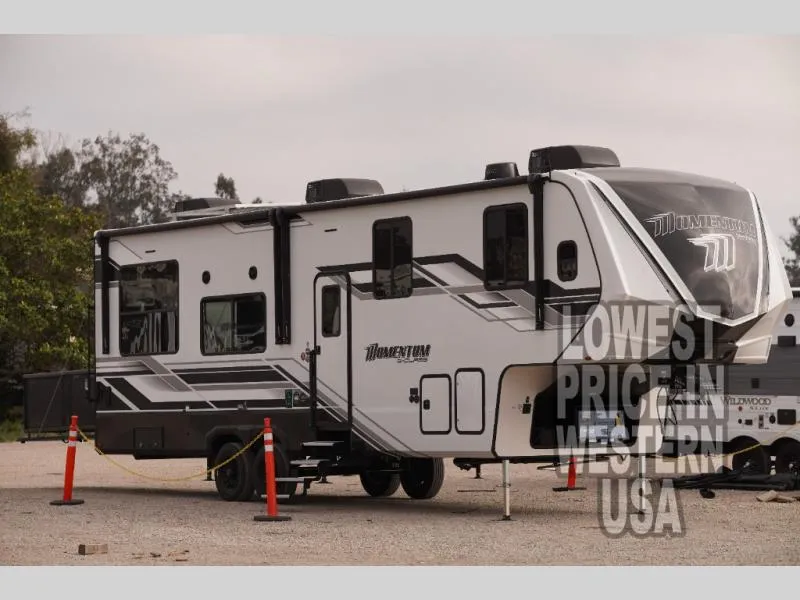 2026 Grand Design Momentum G-Class 325G - Photo 4