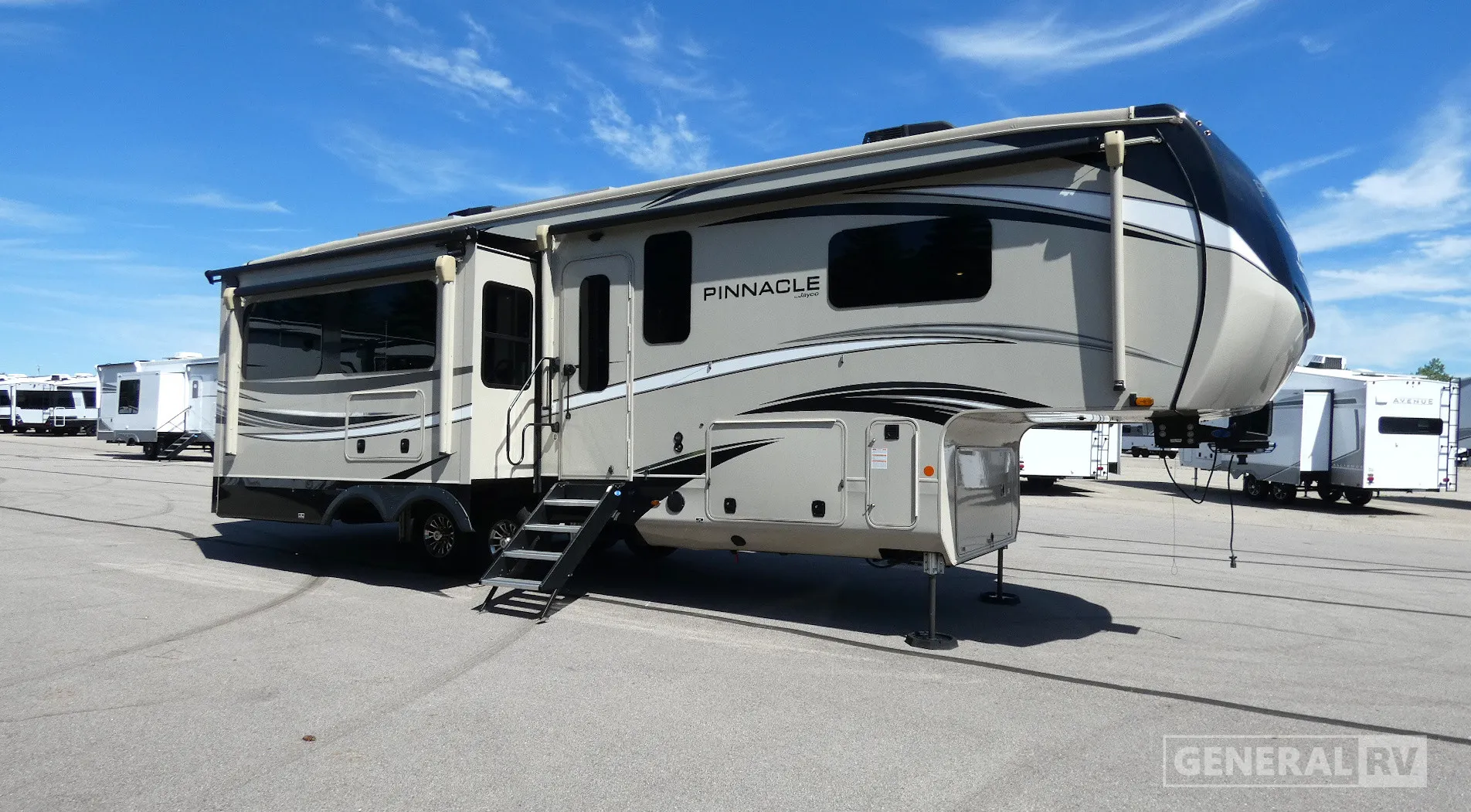 2023 Jayco Pinnacle 32RLTS - Photo 2