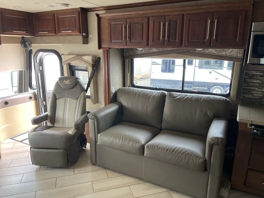 2015 Coachmen Sportscoach Pathfinder 404RB - Photo 4