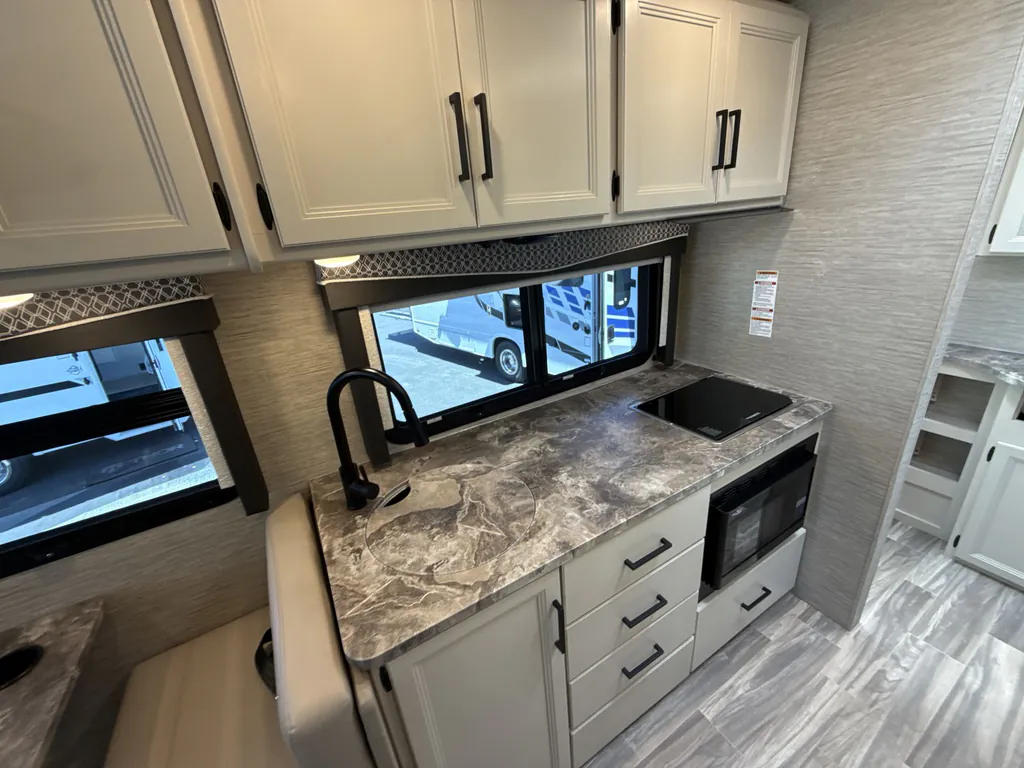 2023 Thor Motor Coach Vegas 24.3, Photos photo 18