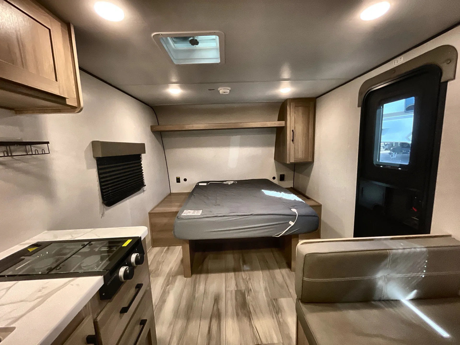 2025 Keystone Coleman Light 17RX — living area main