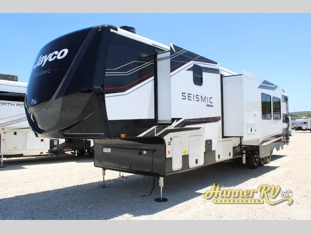 2026 Jayco Seismic 413 - Photo 4
