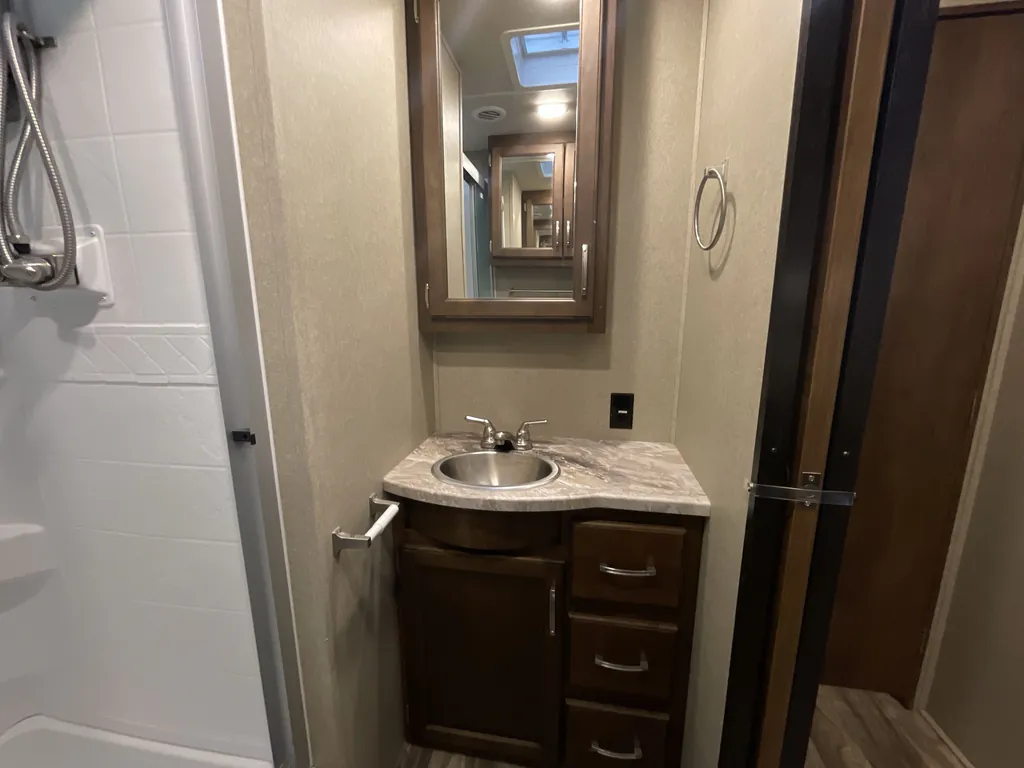 2019 Grand Design Reflection 297RSTS, Photos photo 18
