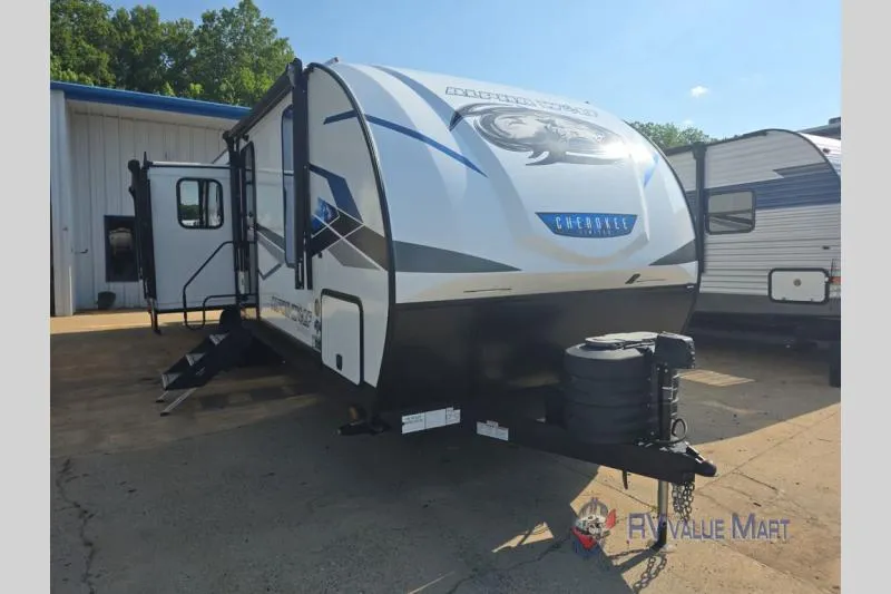 2024 Forest River Cherokee Alpha Wolf 26RL - Photo 2