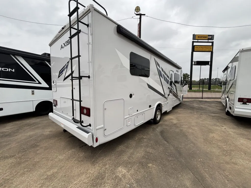 2026 Thor Motor Coach Axis 281 - Photo 3