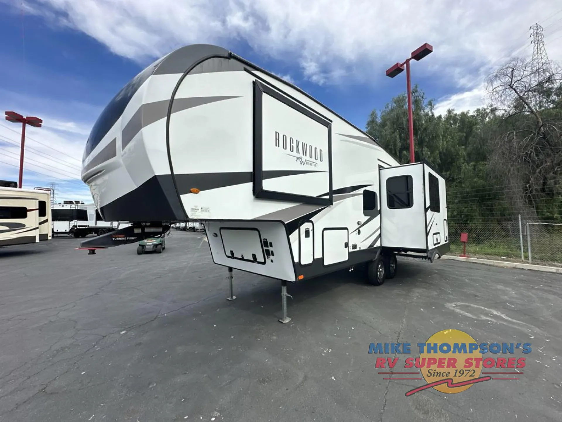 2023 Forest River Rockwood Signature 2622RK - Photo 3
