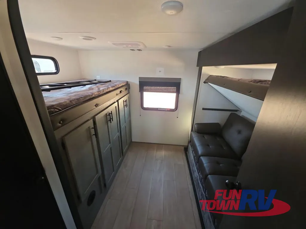 2026 Forest River Cherokee Alpha Wolf 33BH, Photos photo 20
