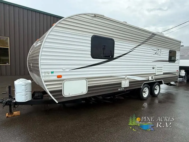 2013 CrossRoads RV Z 1 Used    ZT211RD (Hampton, NB) - Photo 2