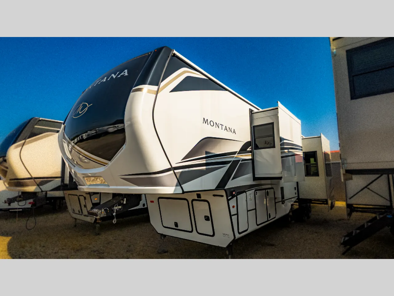 2025 Keystone Montana 3901RK - Photo 4