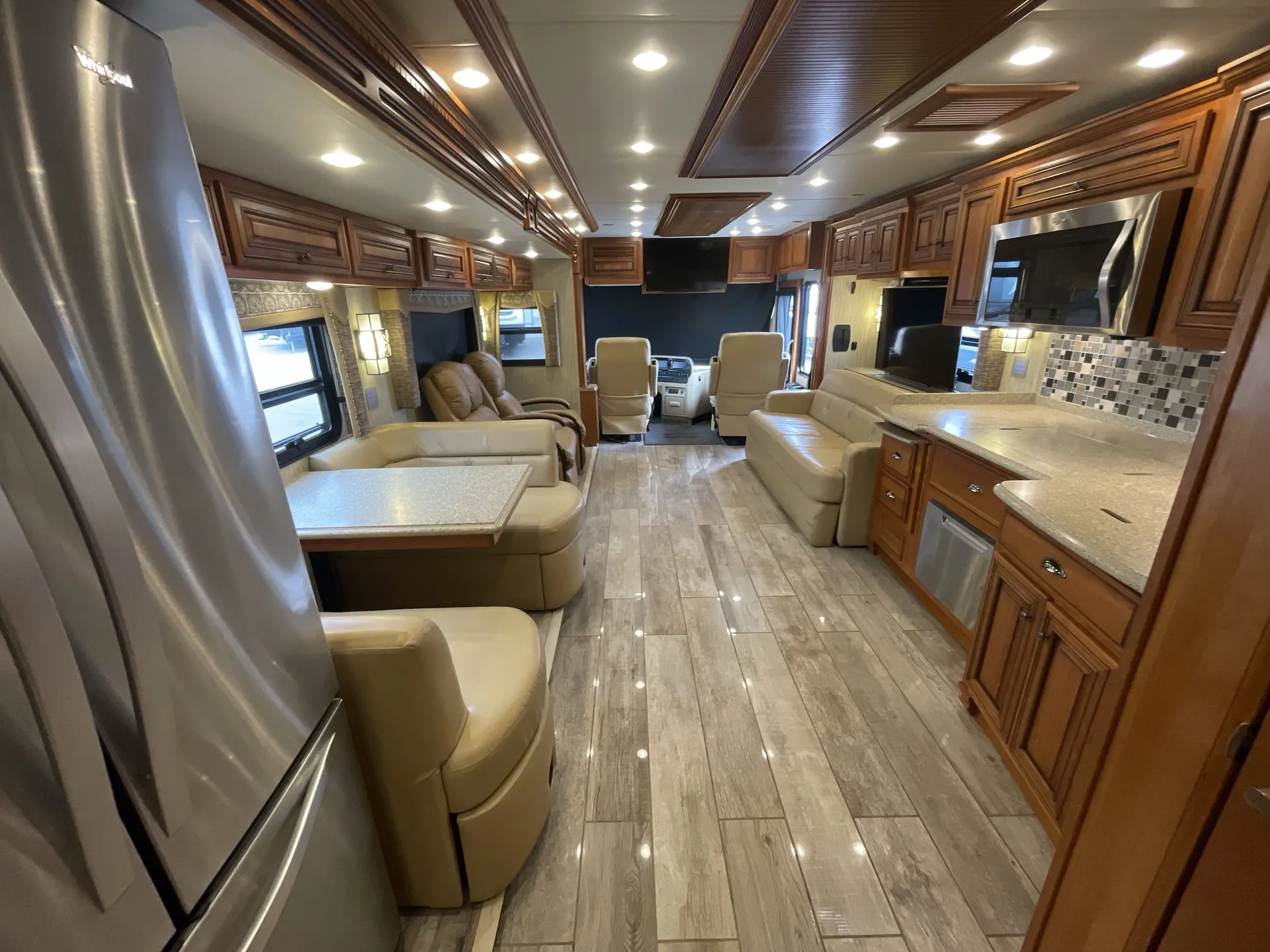 2017 newmar Dutch Star 4369 — living area main
