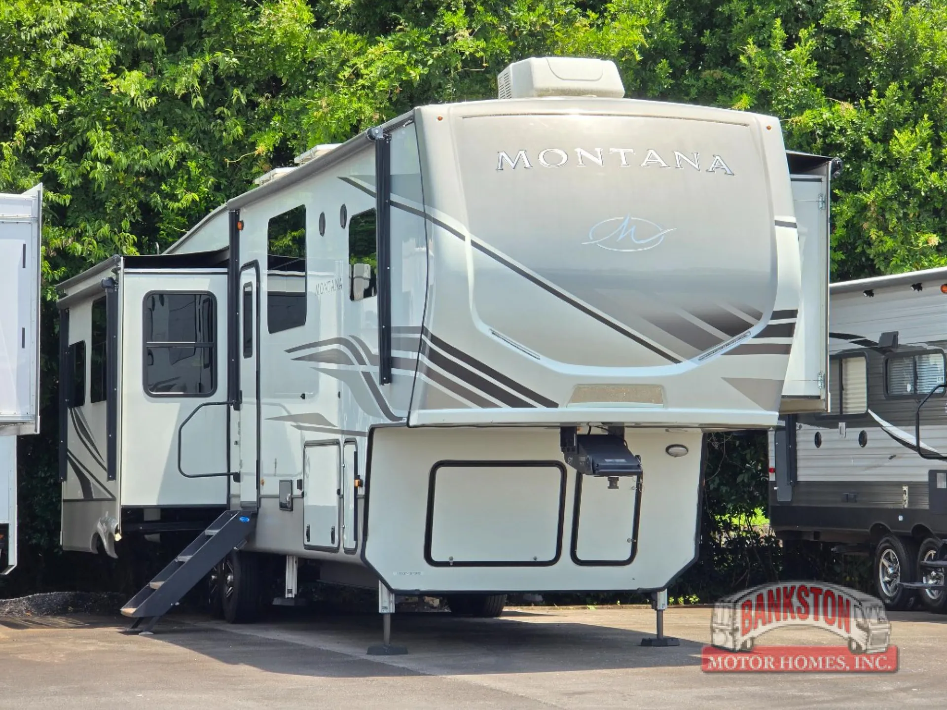 2022 Keystone Montana 3813MS