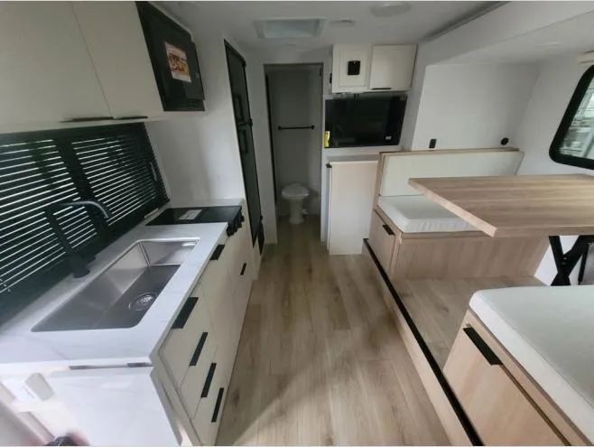 2026 Winnebago Micro Minnie 2108FBS - Photo 4