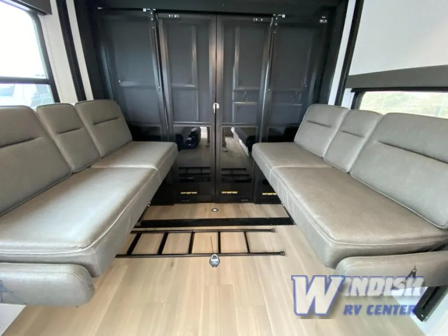 2026 Grand Design Momentum G-Class 21G - Photo 3