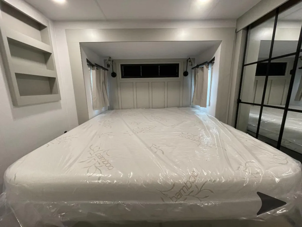 2026 Brinkley Model G 3520, Photos photo 33