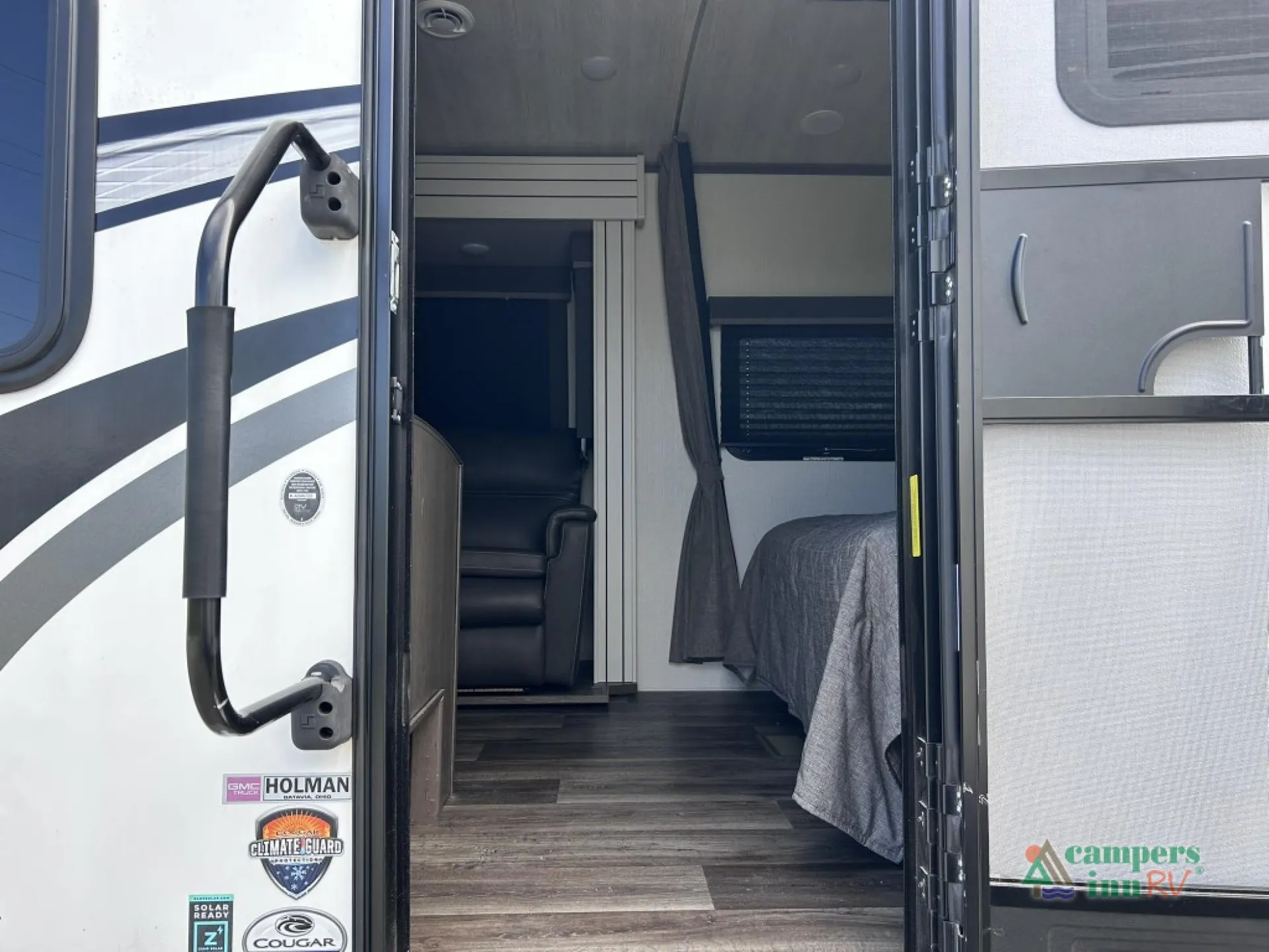 2021 Keystone Cougar Half-Ton 22MLS - Photo 3