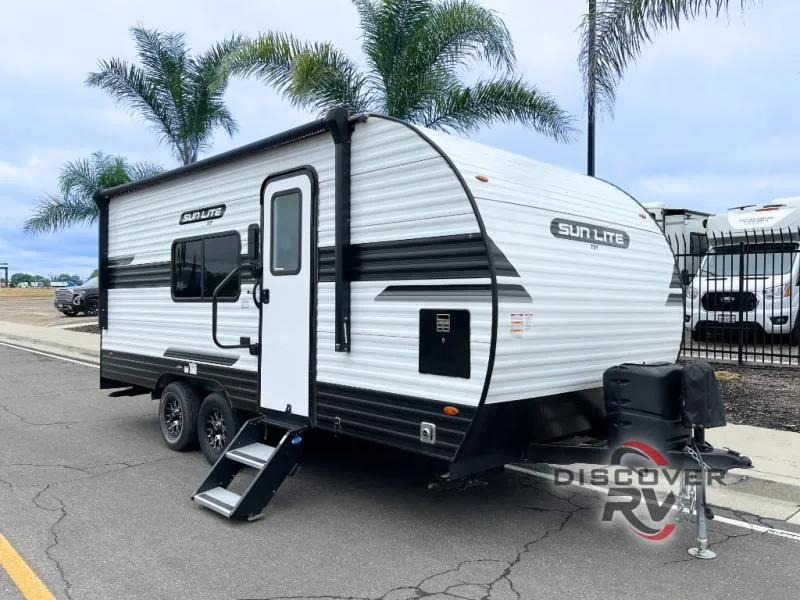 2023 Sunset Park RV Sun Lite 21TH - Photo 2