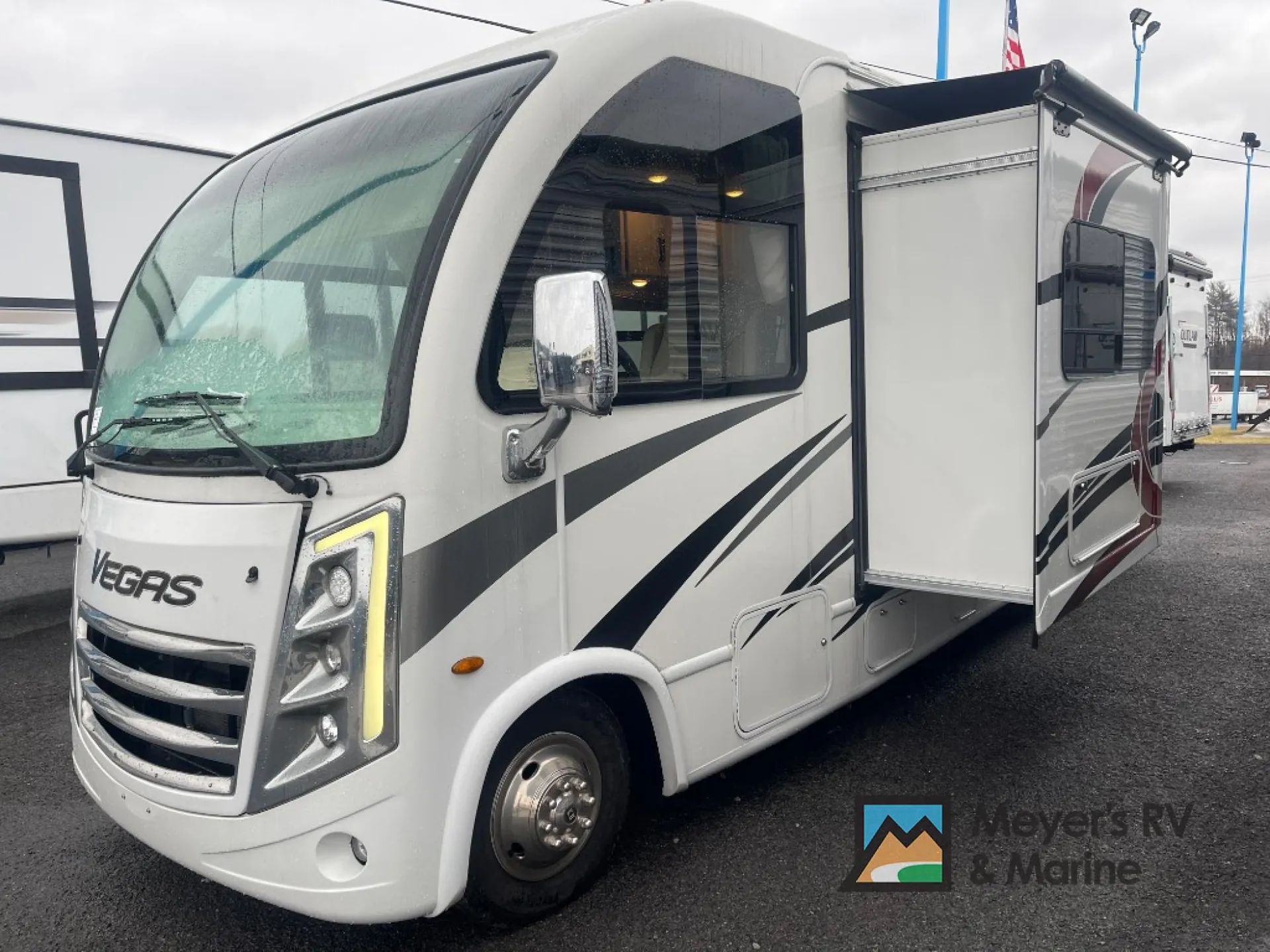 2023 Thor Motor Coach Vegas 24.3 - Photo 2