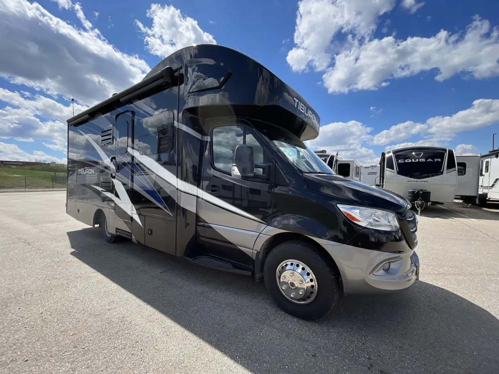2021 Thor Motor Coach Tiburon 24RW - Photo 2