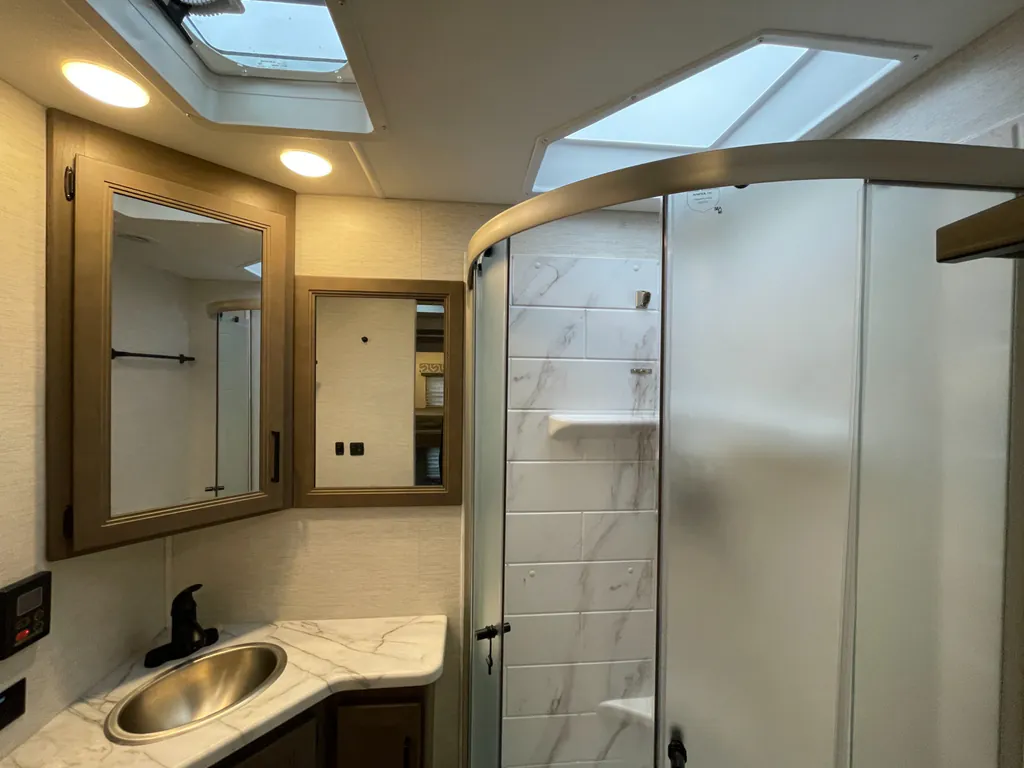 2024 Thor Motor Coach Freedom Traveler A32, Photos photo 15