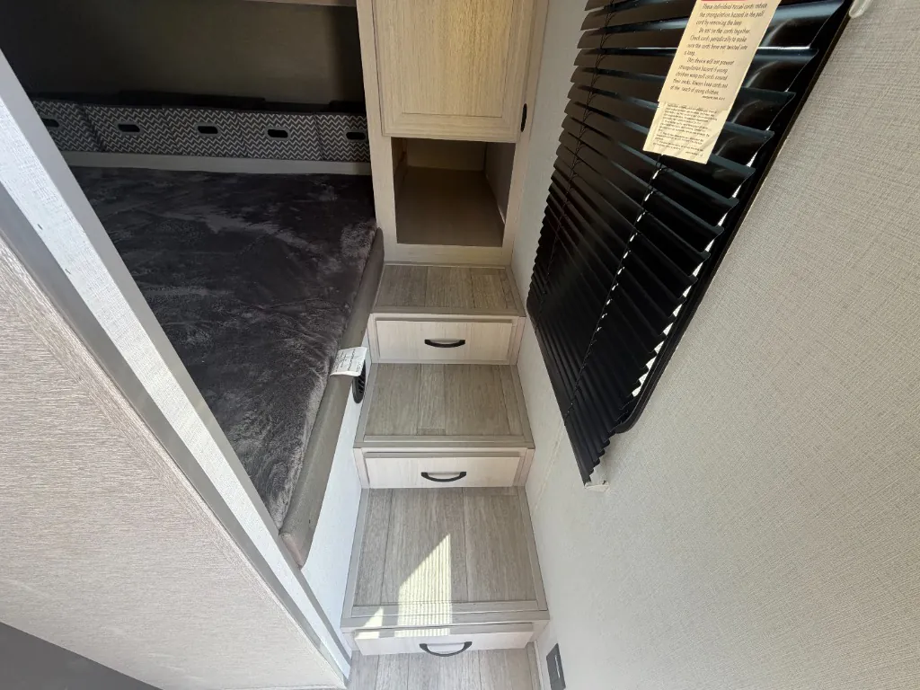2027 Coachmen Catalina Legacy Edition 333DBDSCK, Photos photo 14